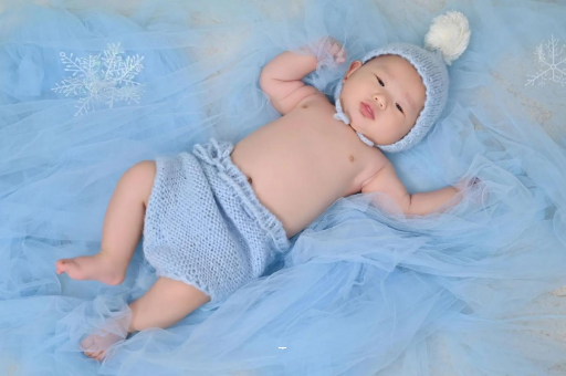 文昌宝宝吐奶黄色